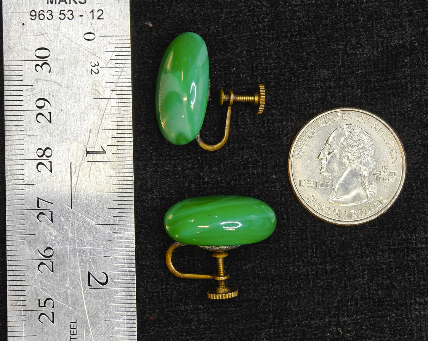 Round Green Peking Glass Screw Back Earrings - Made In Japan - Vintage Green Earrings