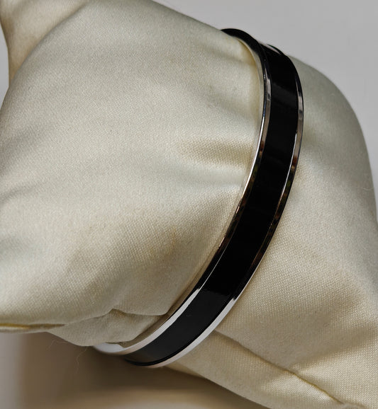 (X) Black and Chrome Bangle - Vintage (Z)