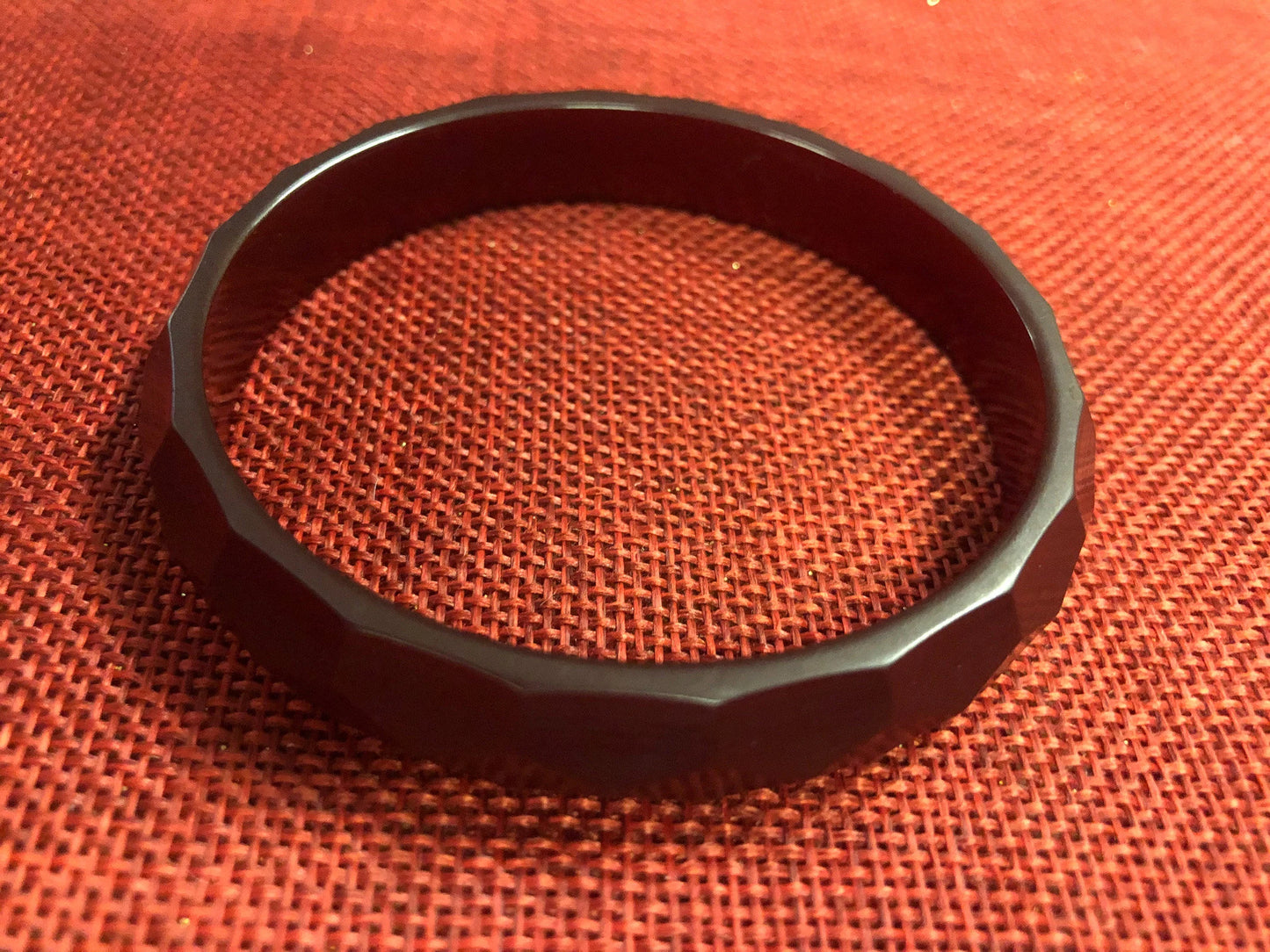 Bakelite Whiskey Red Diamond Cut Bangle Bracelet - Vintage