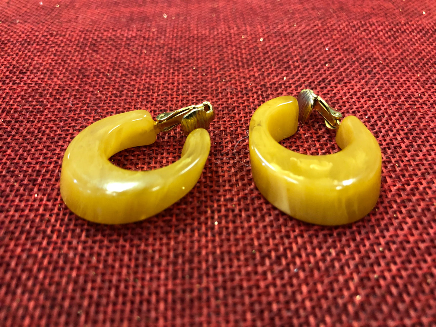 Marble Yellow Bakelite Earrings - Vintage