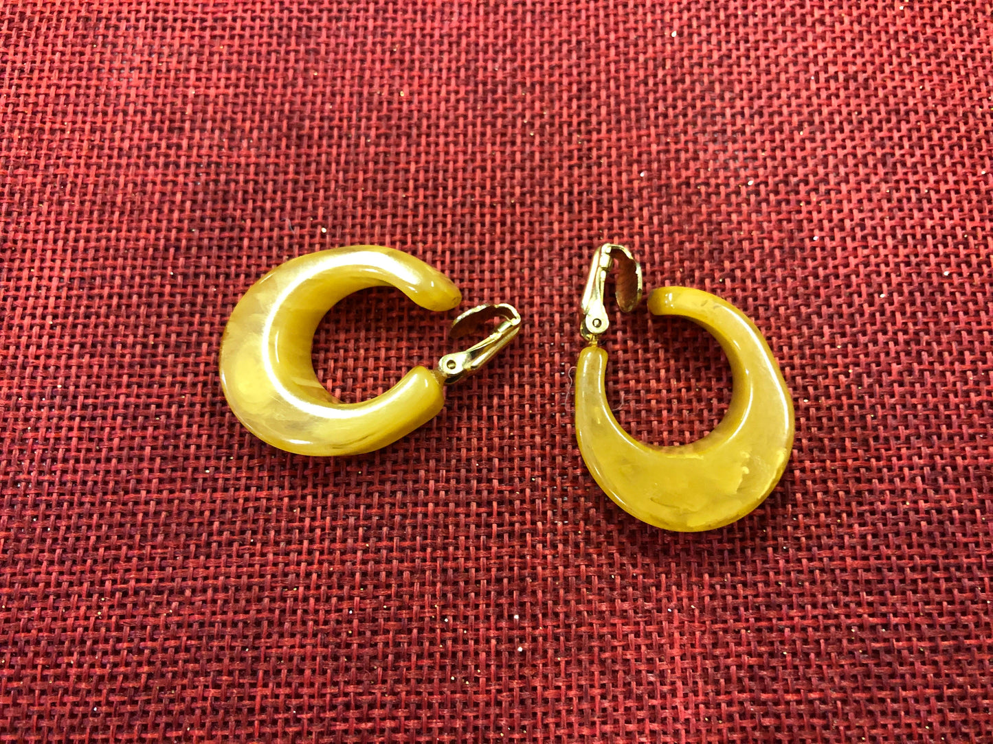 Marble Yellow Bakelite Earrings - Vintage