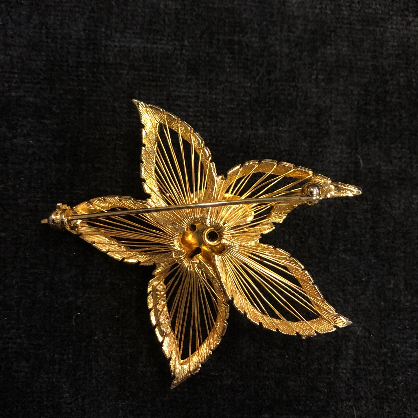 Sweet Spun Wire Gold Rose Pin/Brooch