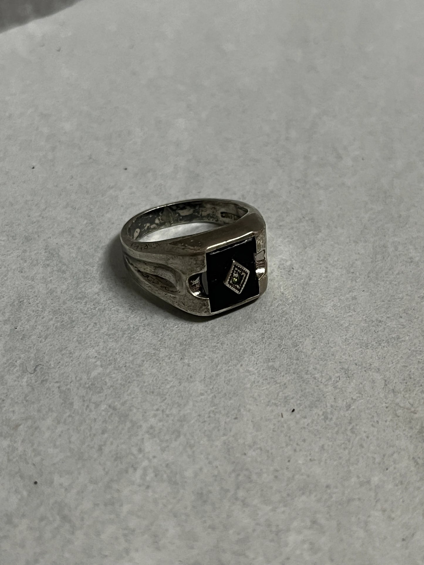 Sterling Silver Onyx Setting with Aquamarine Chip Center Setting- Size 7.5