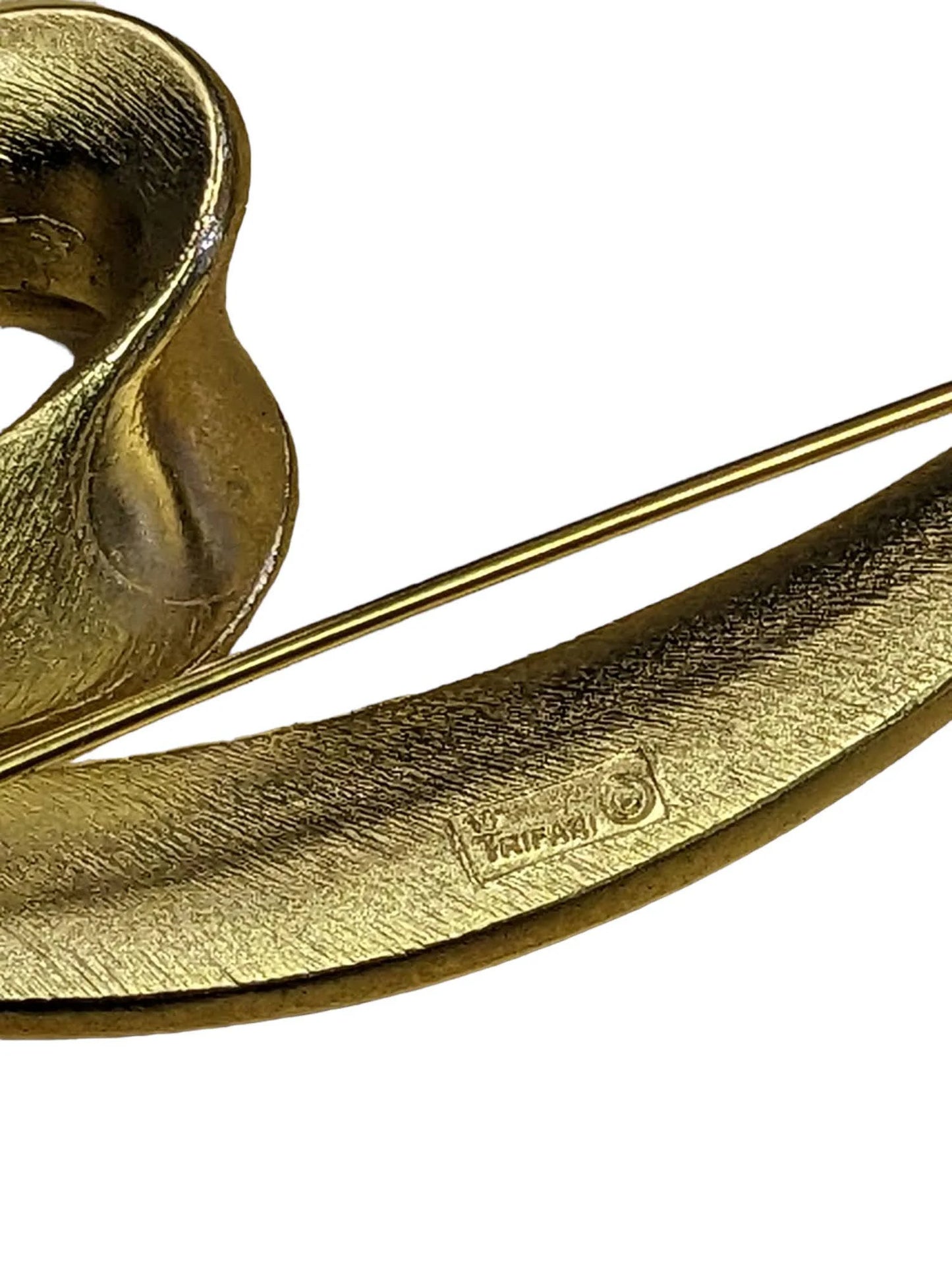 Trifari Stylized Brushed Gold Leaf Brooch - Large Vintage Trifari Pin