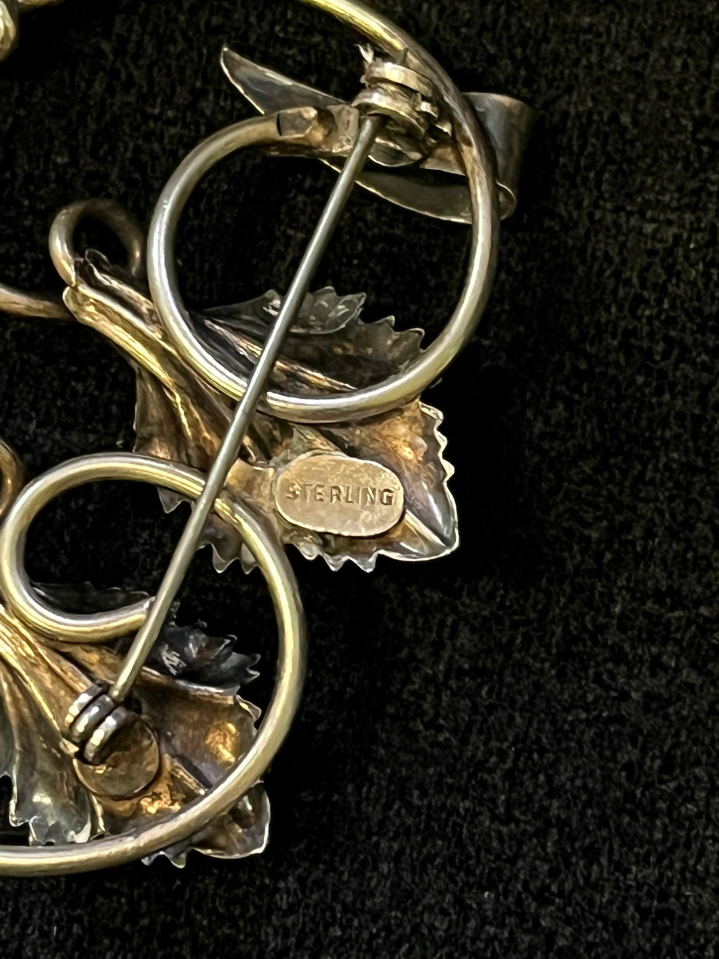 Sterling Silver Leaves on a Vine Brooch - 925 silver Leaf Pin