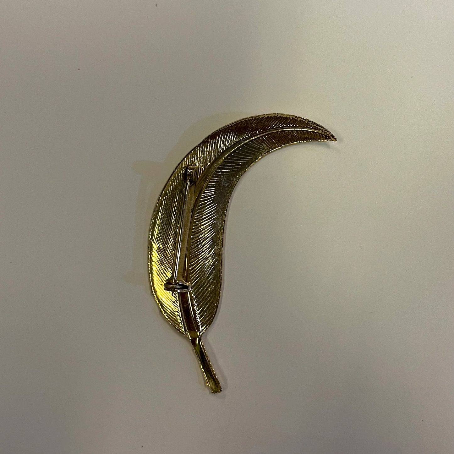Textured Curved Leaf Gold Toned Pin Brooch - Vintage