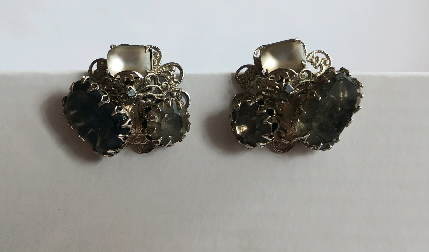 Chunky Rhinestone Bracelet and Clip-On Earring Set - Vintage 1960s