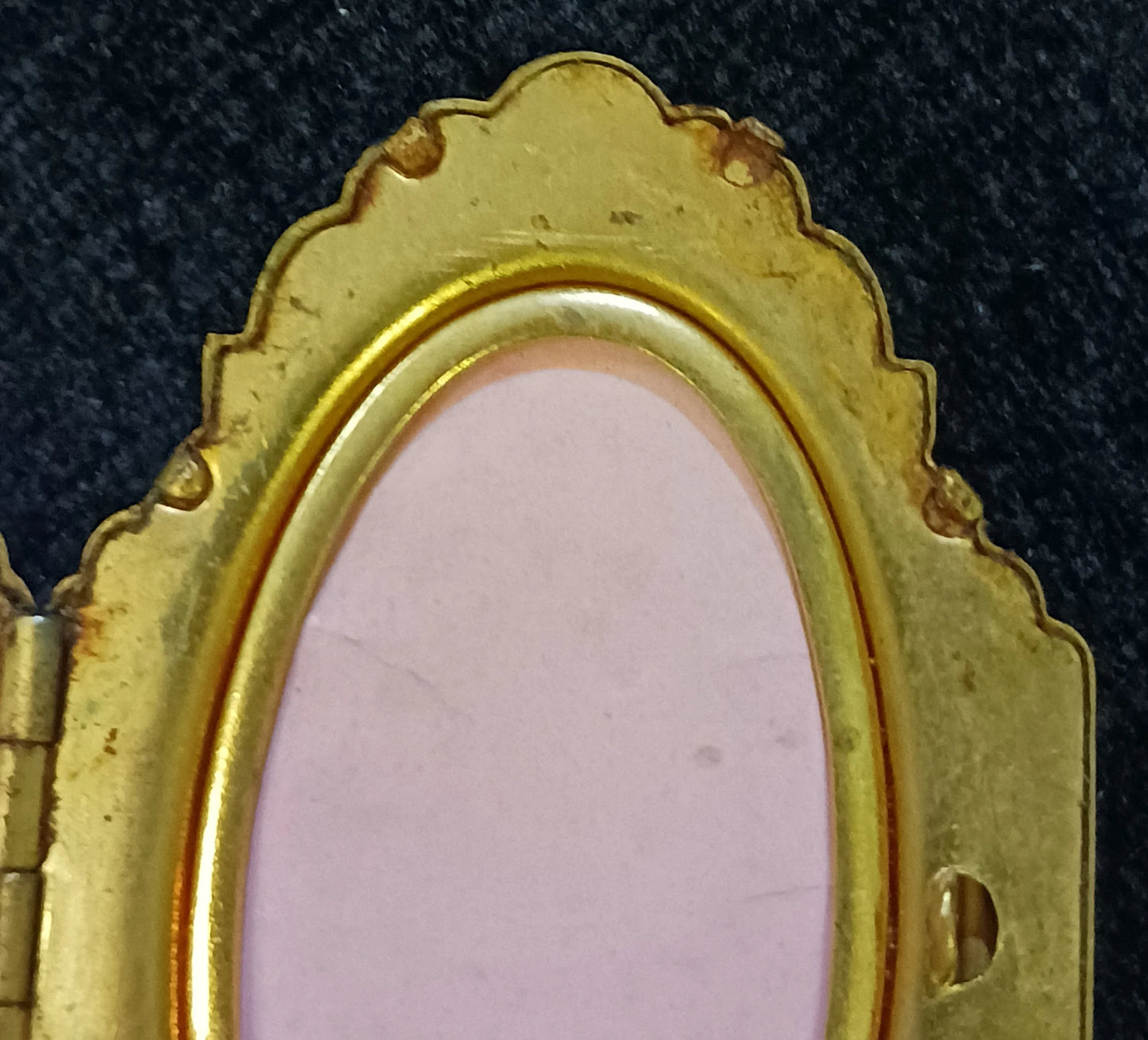 Gold Tone Heart Locket - Art Deco Gifts - Vintage 1920-30s