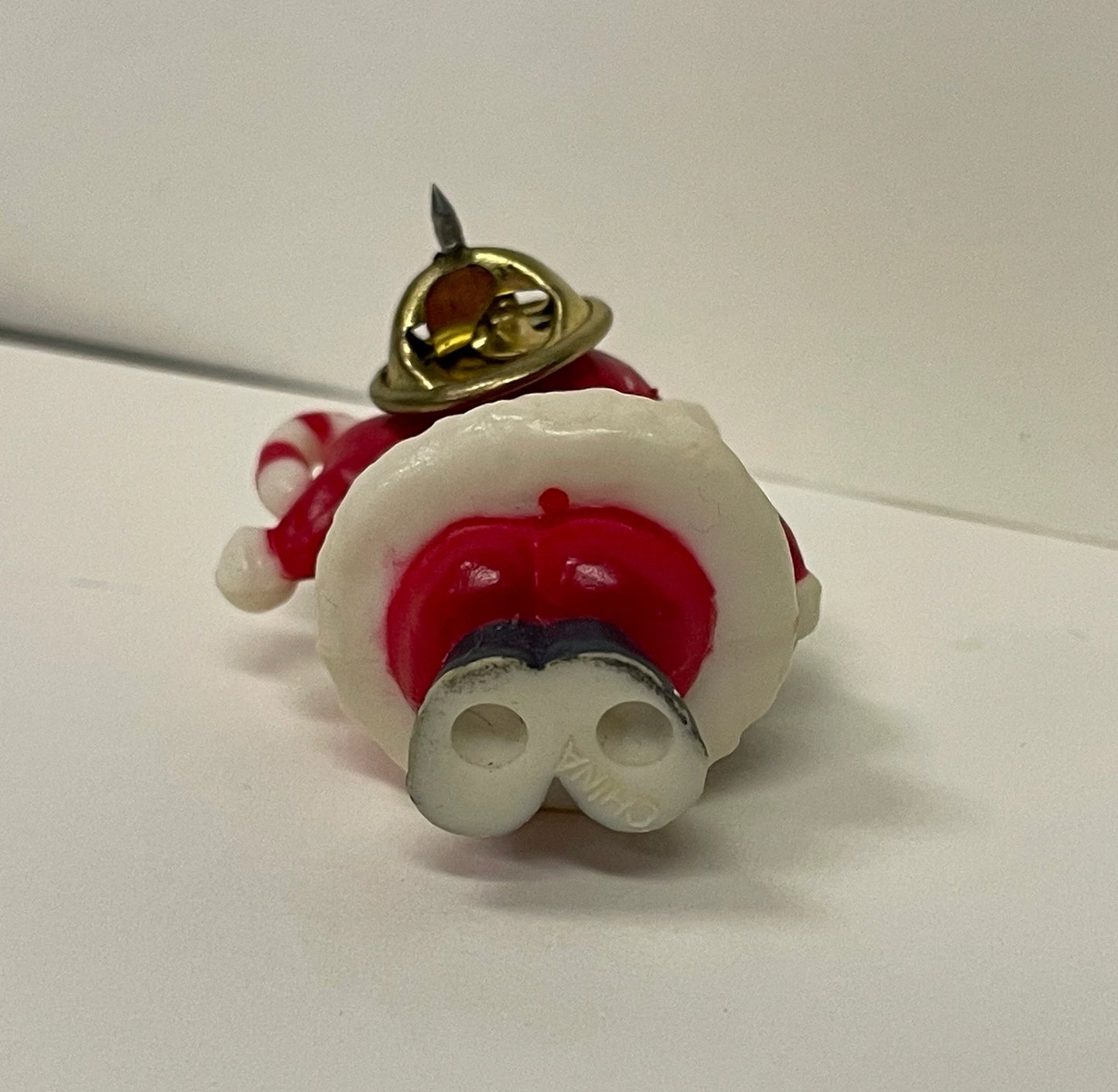Small Holiday Pin Back Santa Claus