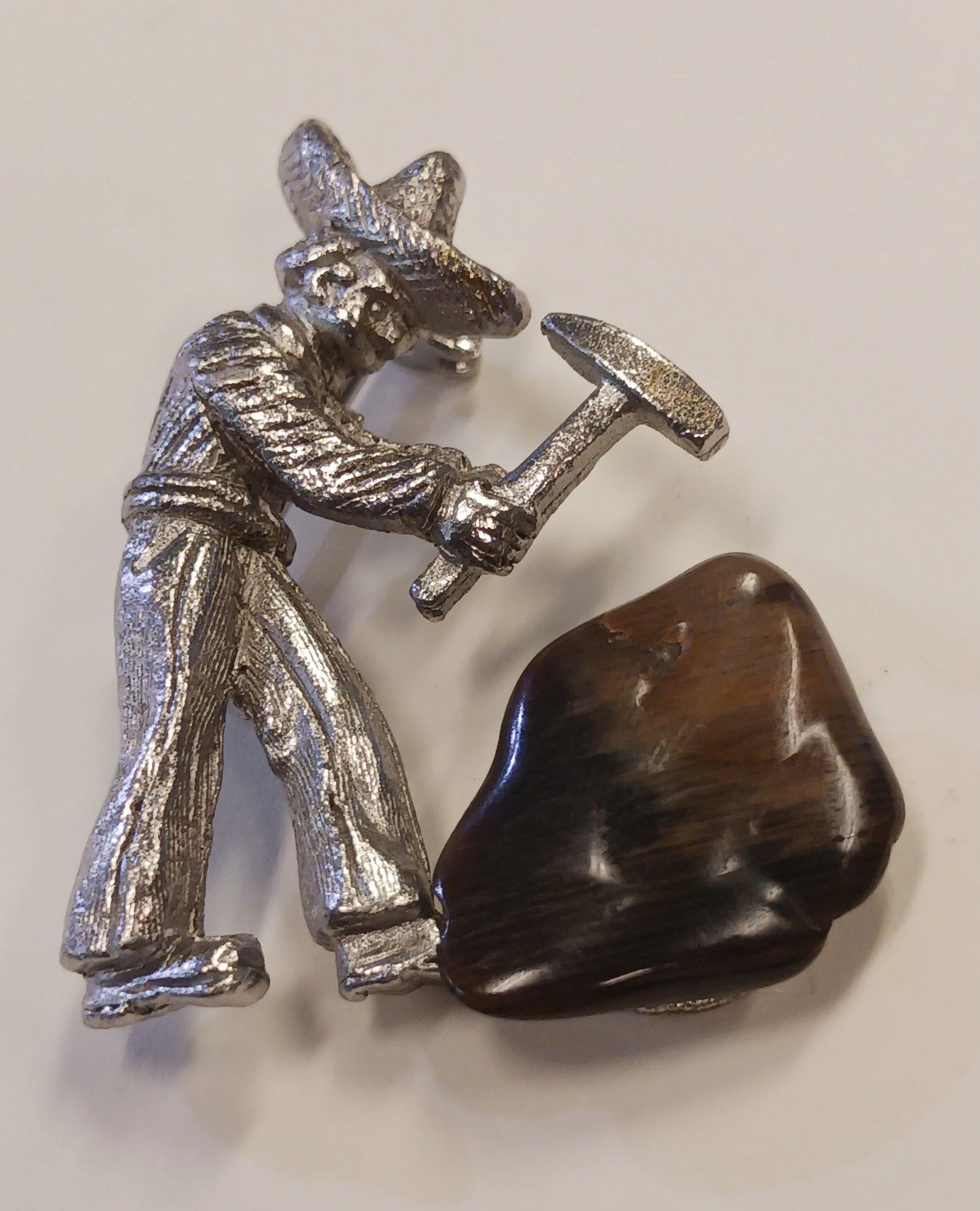 Brooch with Mexican Man Mining an Agate - Made in Mexico - Figural Vintage Brooch 1950-60s - Mid Century Pin