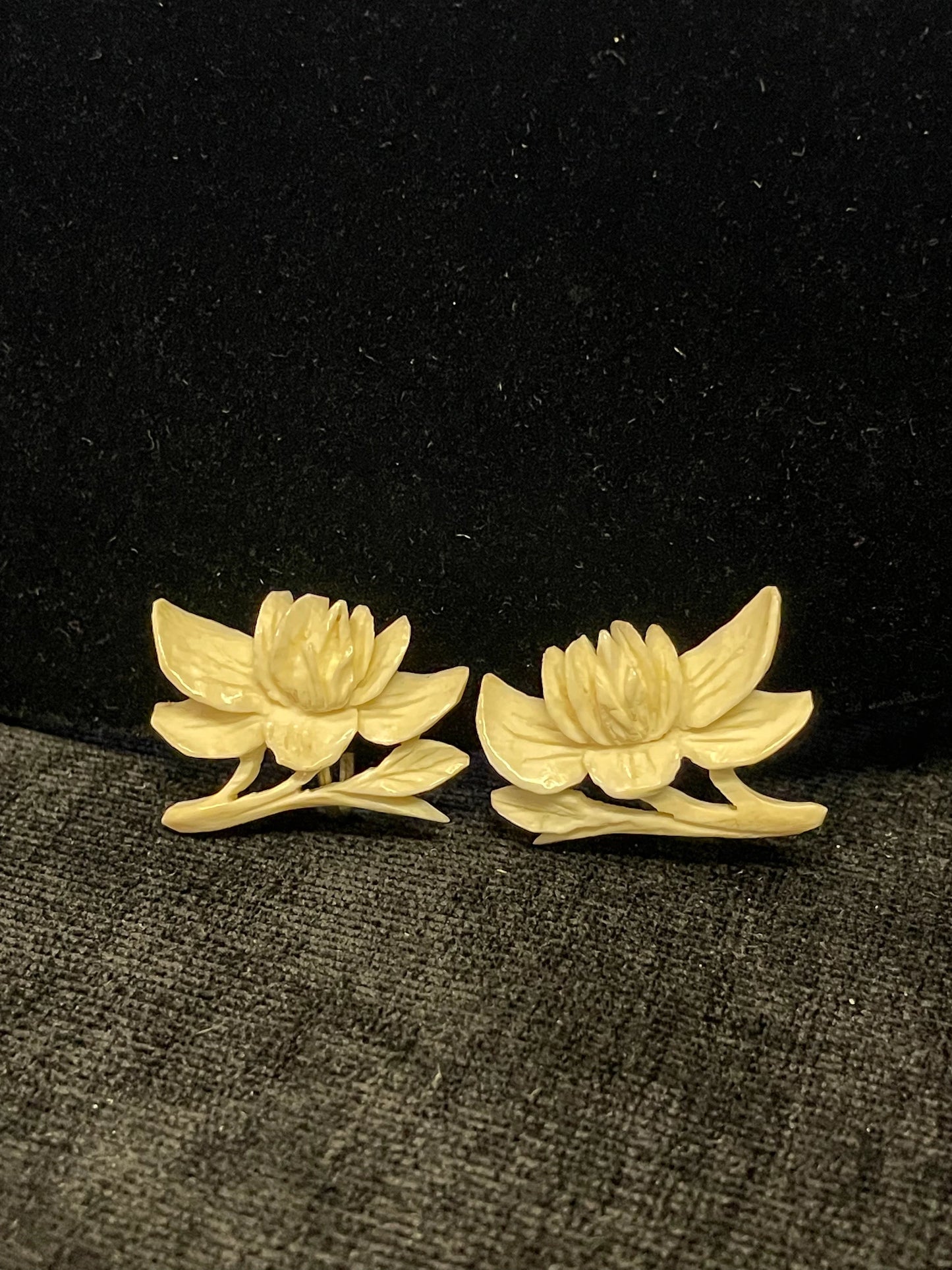 Lotus Flower Carved Earrings - Screw Back earrings Made in Japan - 1930s Earrings