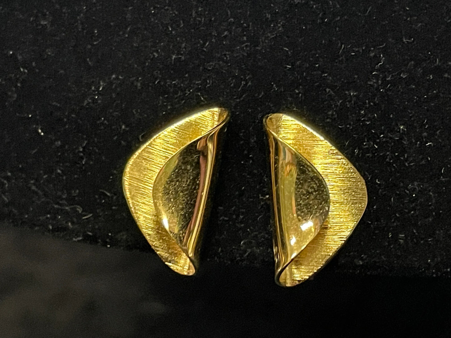 Napier gold-tone Screw Back Earrings - Vintage Napier Earrings