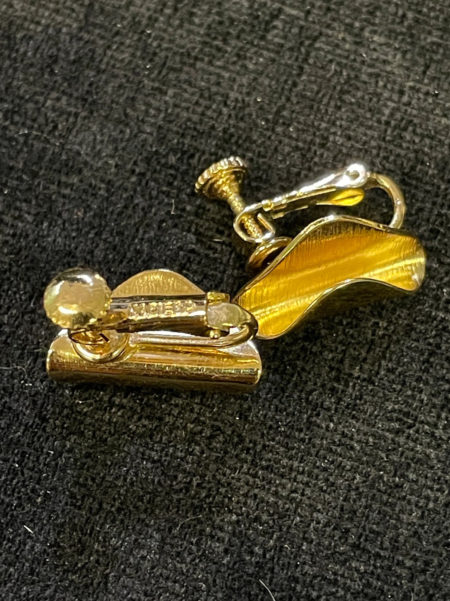 Napier gold-tone Screw Back Earrings - Vintage Napier Earrings
