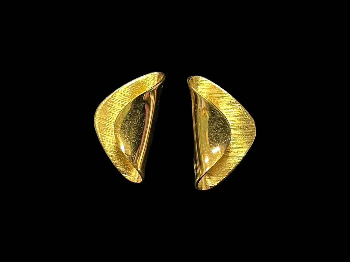 Napier gold-tone Screw Back Earrings - Vintage Napier Earrings