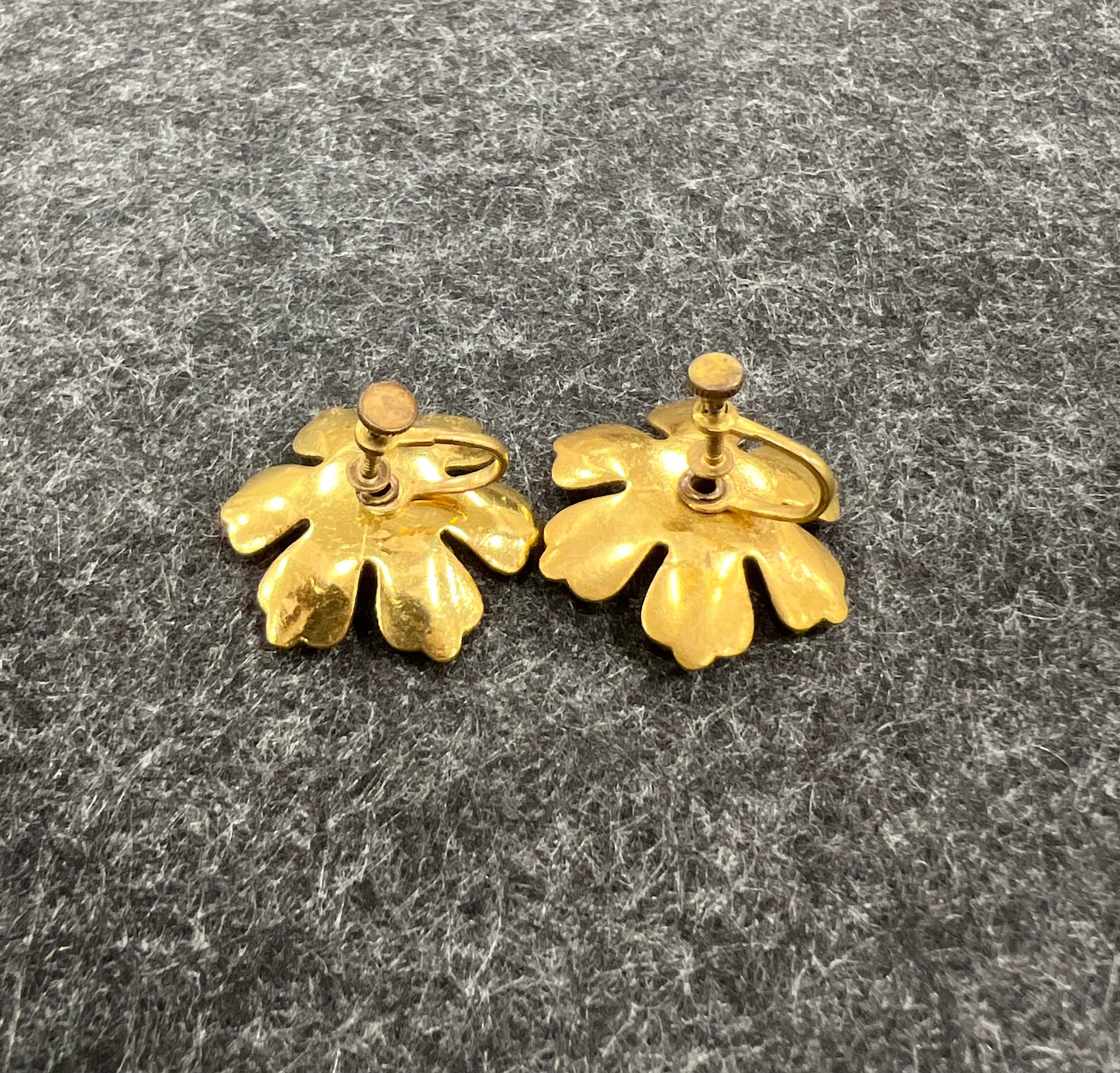 Gold Flower Blossoms With Crystal Centers and Points - Screw-back Earrings Vintage