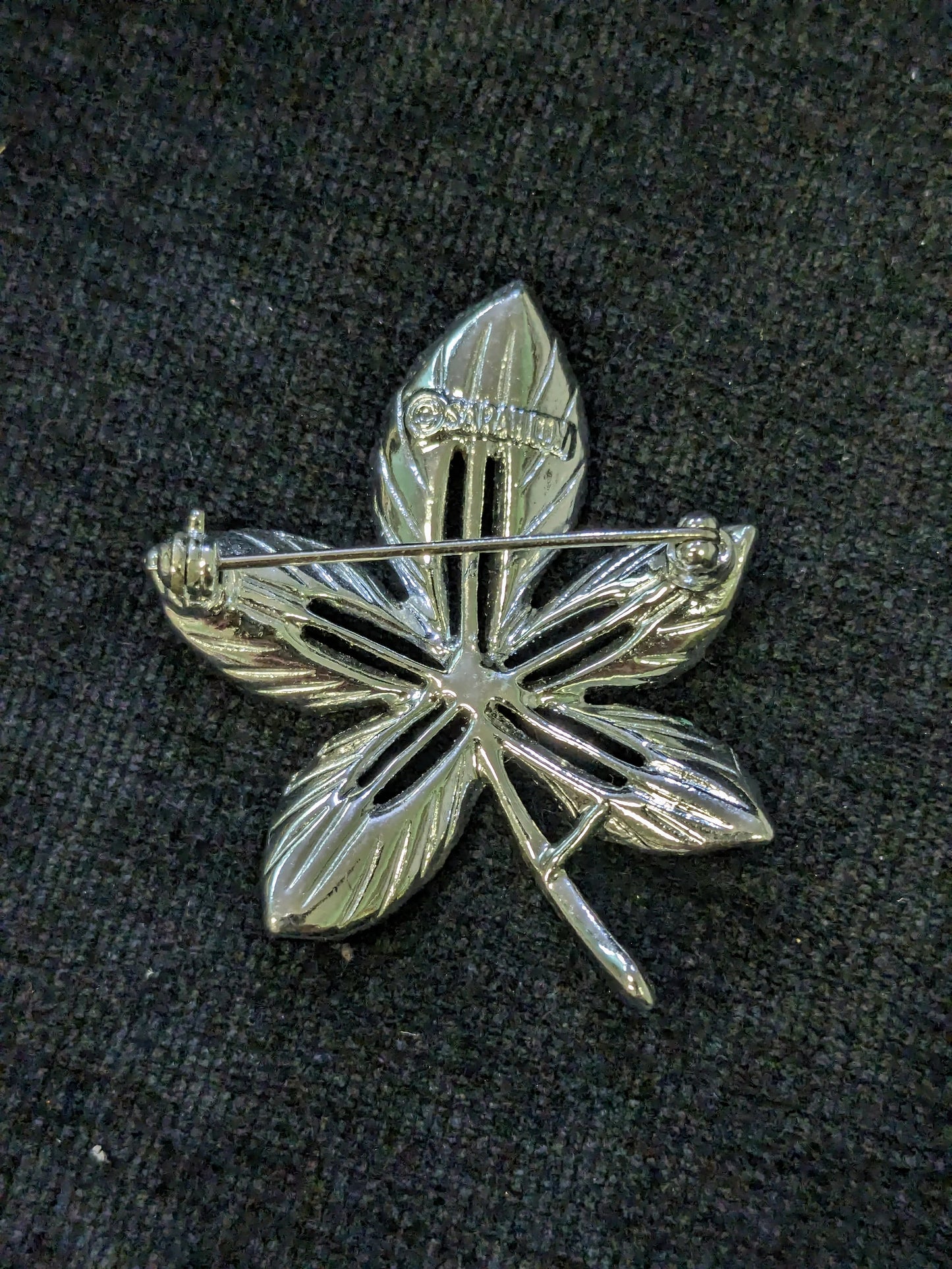 Autumn Leaf Sarah Coventry Textured Silver tone Pin - 1.75" Leaf Brooch Maker's Mark