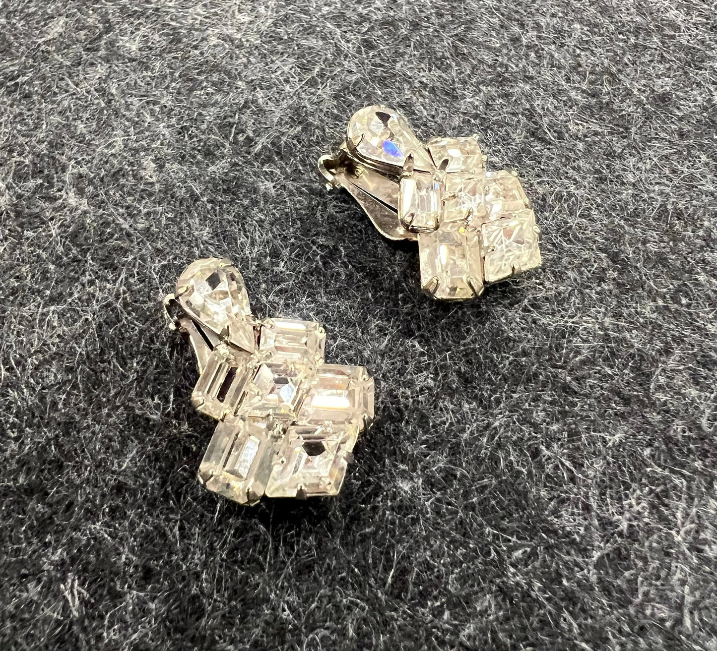 Weiss Crystal Earrings - Clip on - Vintage Weiss - Bridal Jewelry - Prom Perfect Earrings