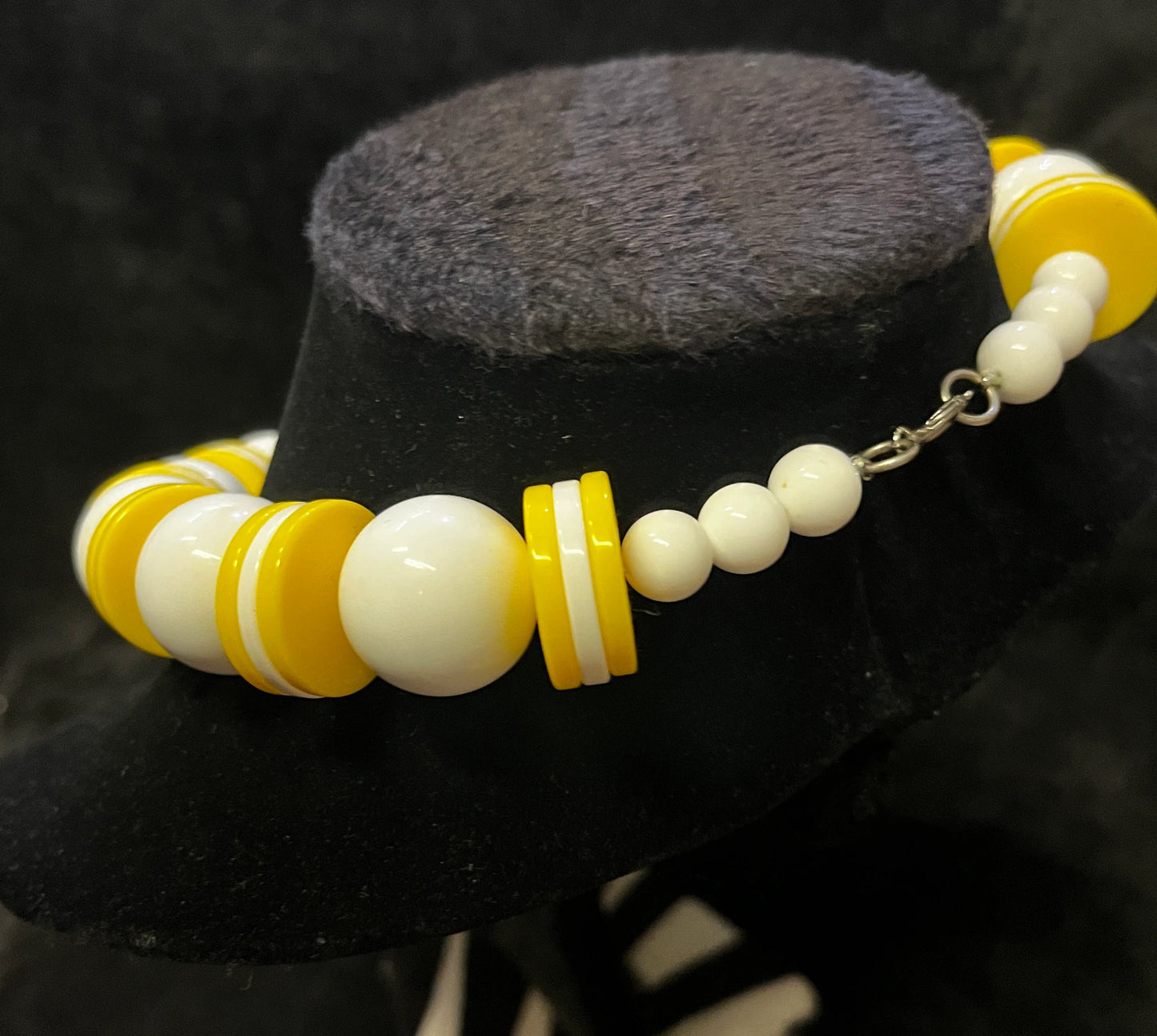 White and Bright Yellow Vintage Round Beaded Necklace