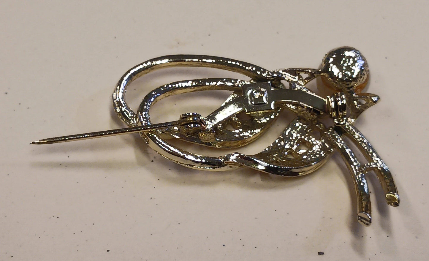 Light Gold Tone Filigree and Faux Pearl Brooch