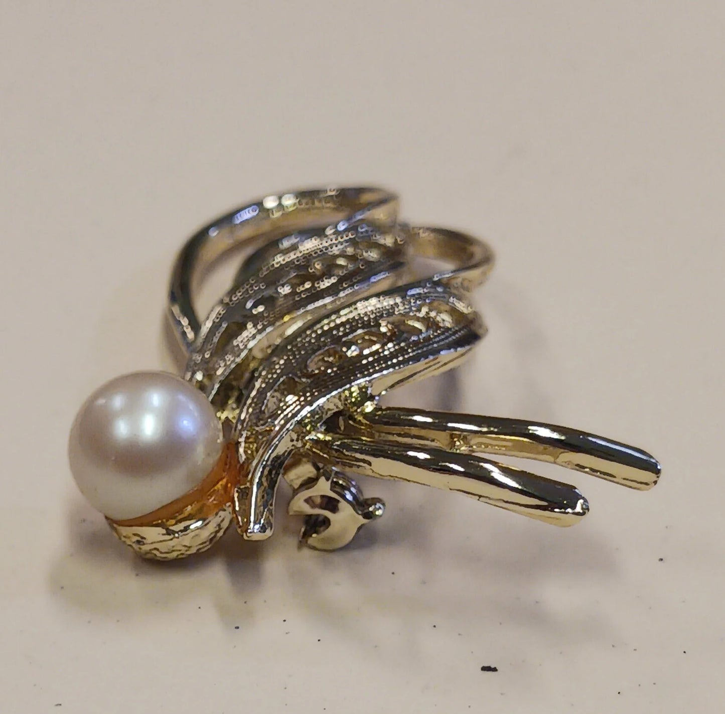Light Gold Tone Filigree and Faux Pearl Brooch