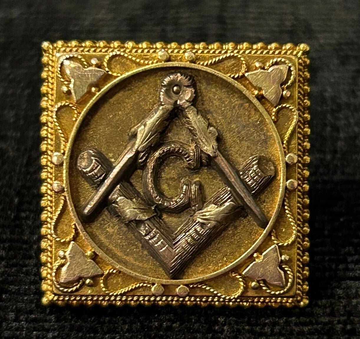 1950s Gold Free Mason Cuff Links