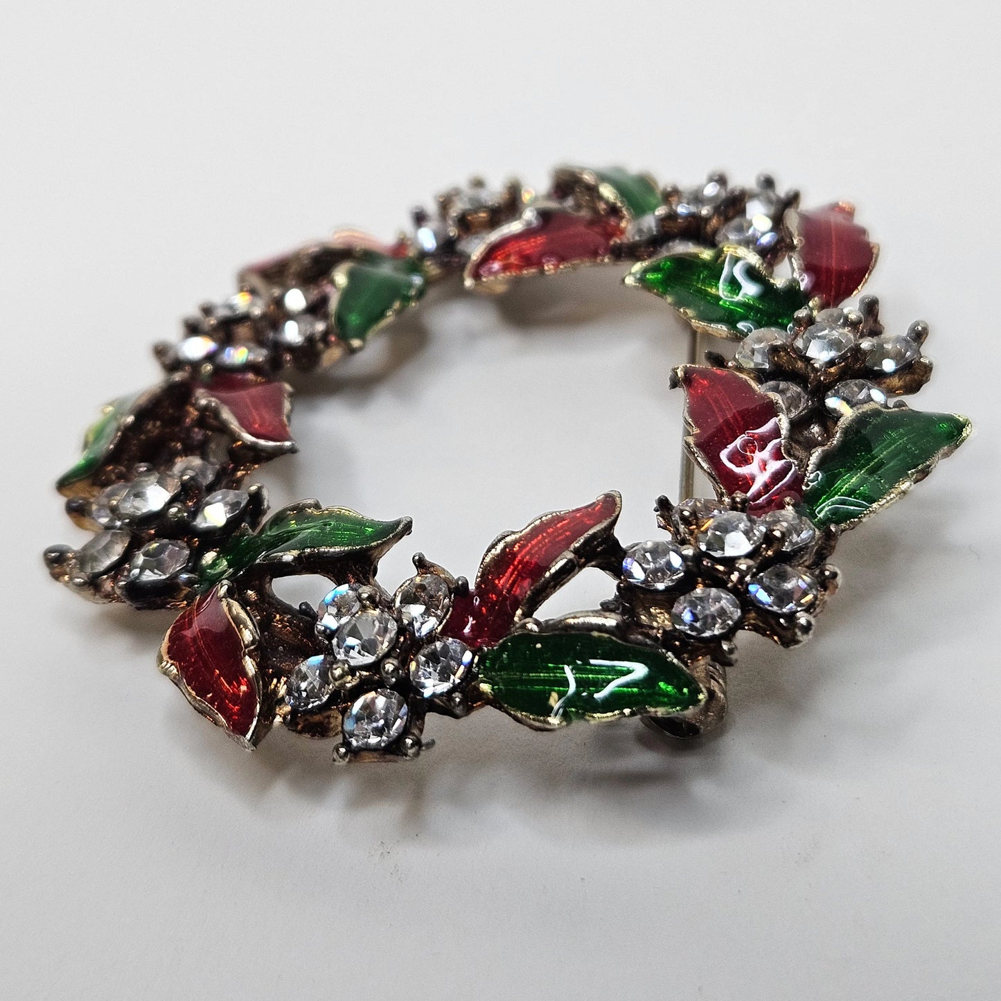 Christmas Wreath Brooch With Enamel and Crystals - Collectible Holiday Pin - Retro Holiday Brooch