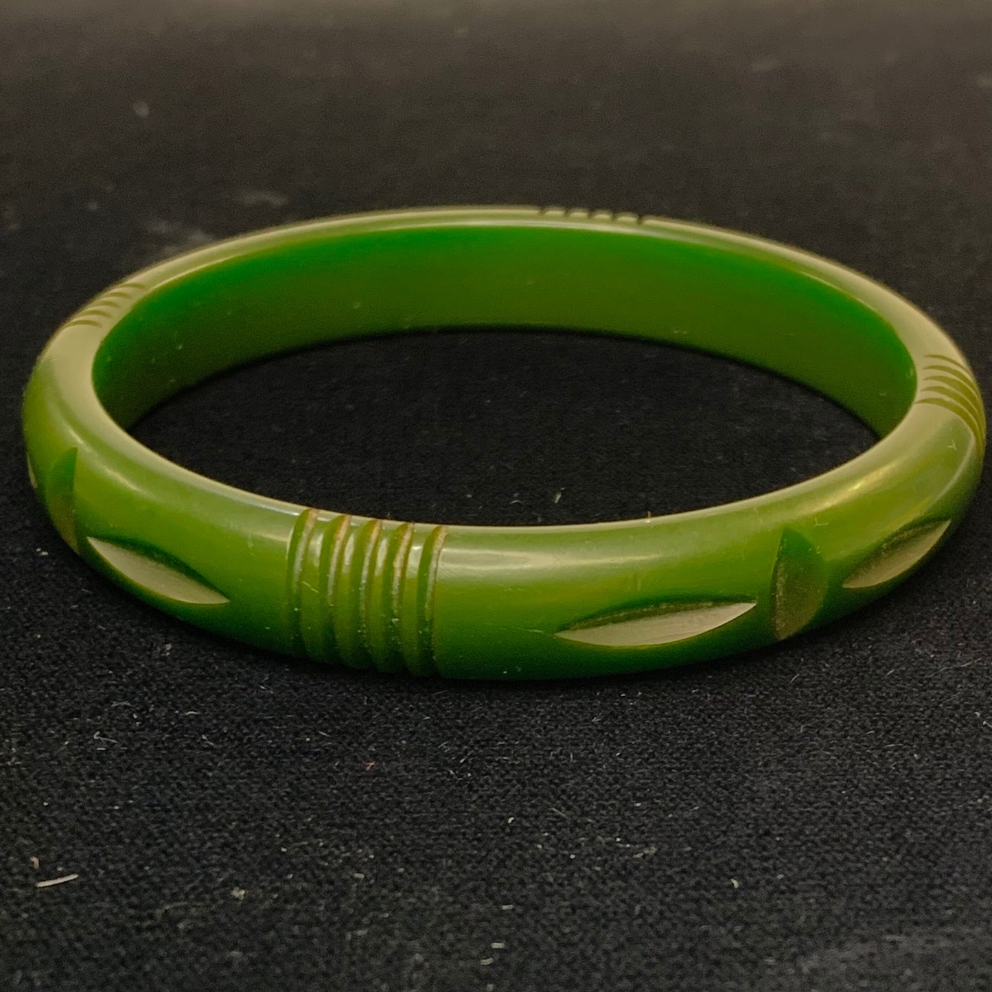 Vintage Dark Green Carved Bakelite Bangle Bracelet