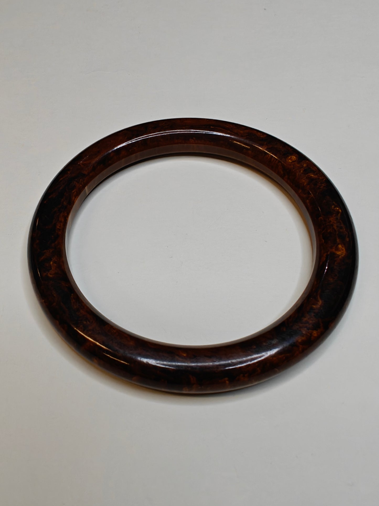 Marbled Bakelite Honey and Cream Bangle Bracelet (Z)