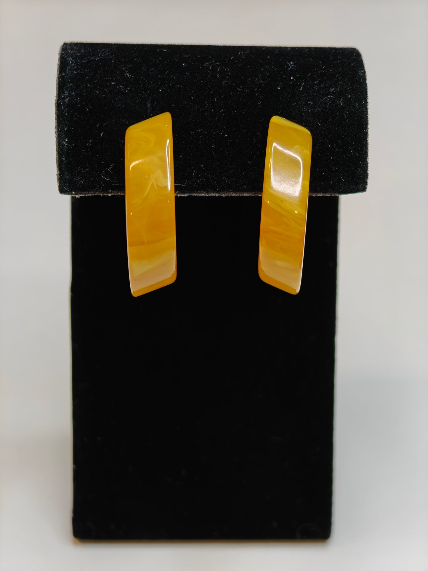 Marble Yellow Bakelite Earrings - Vintage (Z)