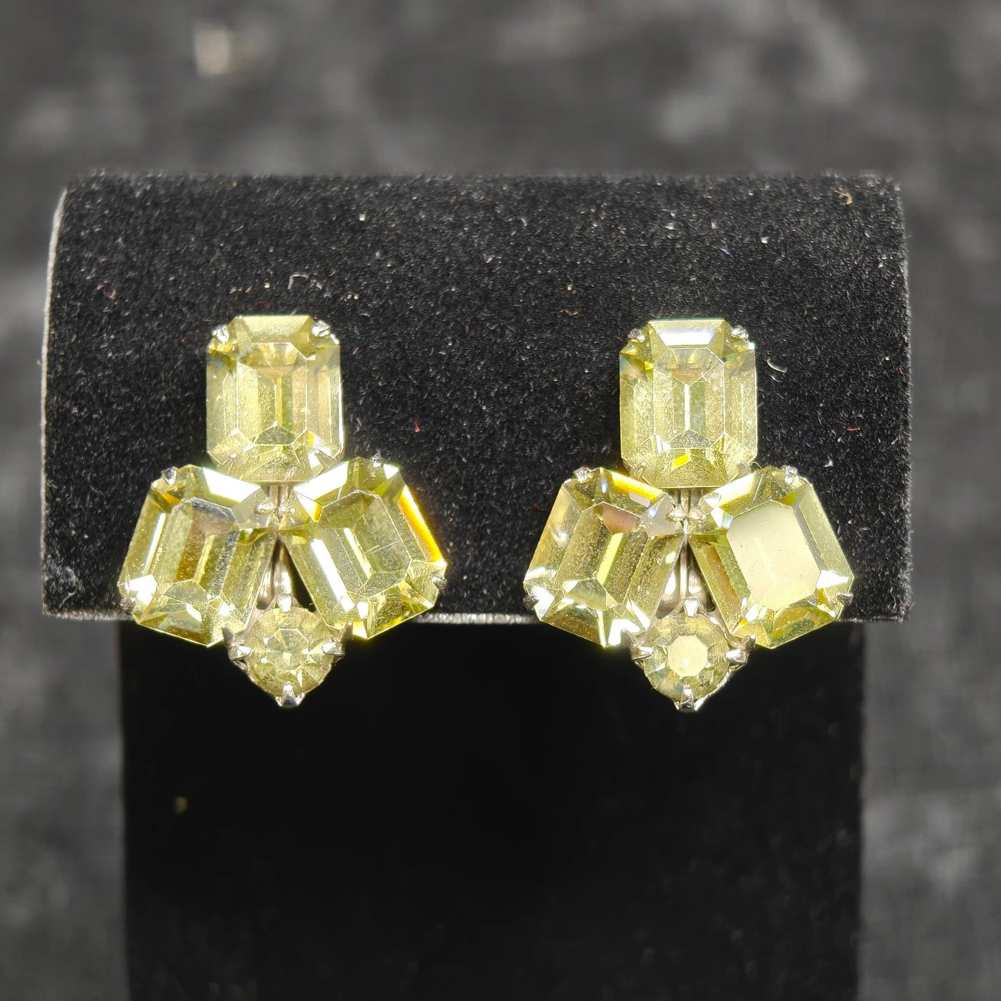 Weiss Rhinestone Clip-On Earrings - Vintage Jewelry (Z)
