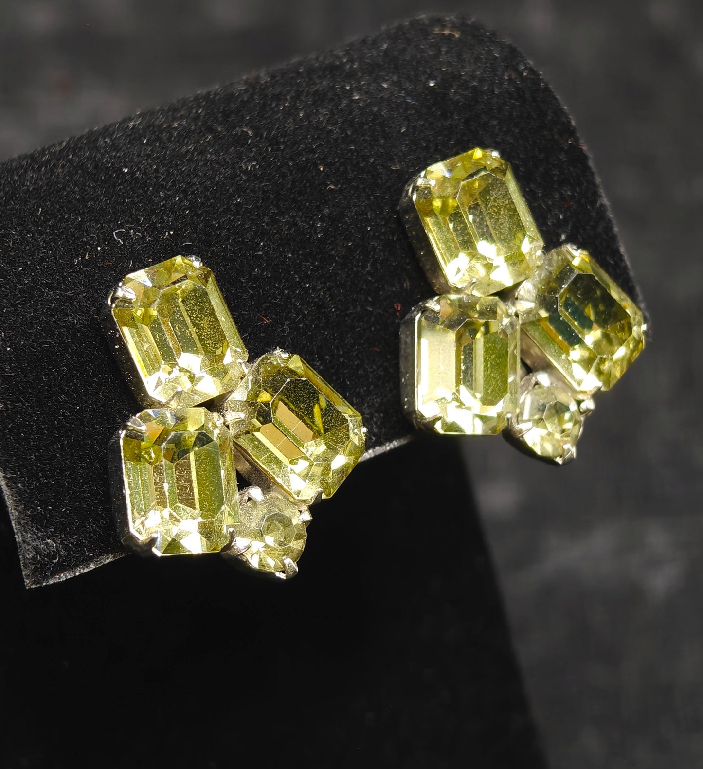 Weiss Rhinestone Clip-On Earrings - Vintage Jewelry (Z)