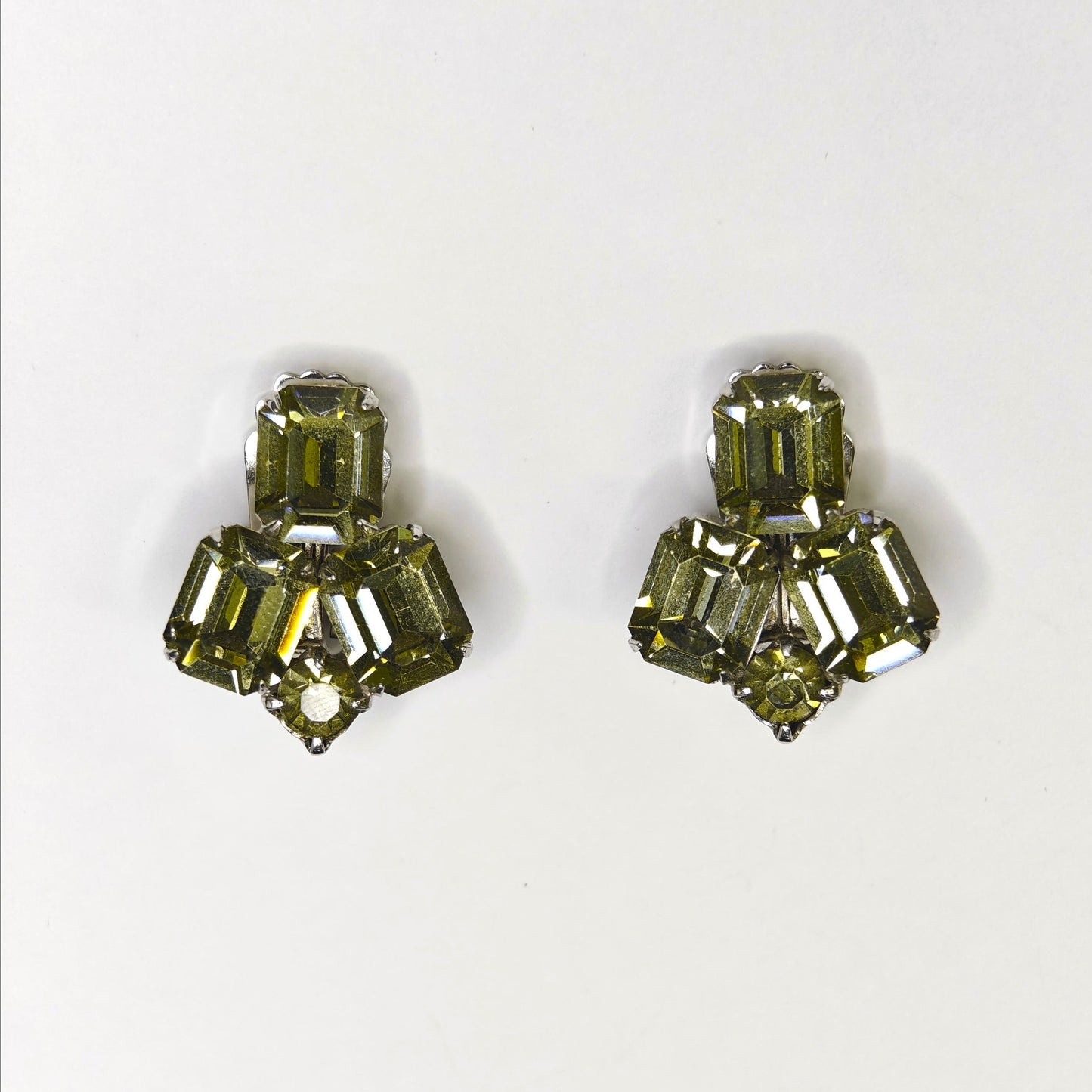 Weiss Rhinestone Clip-On Earrings - Vintage Jewelry (Z)