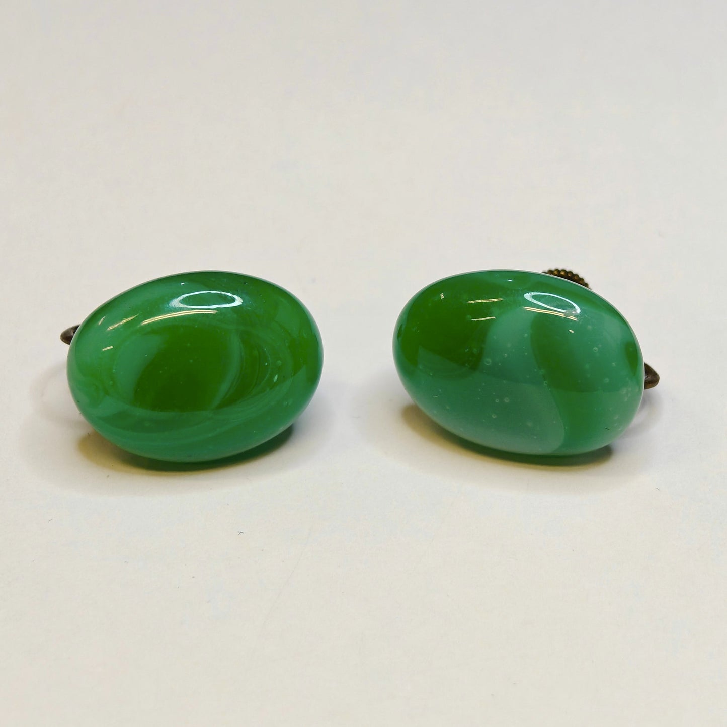 Round Green Peking Glass Screw Back Earrings - Made In Japan - Vintage Green Earrings