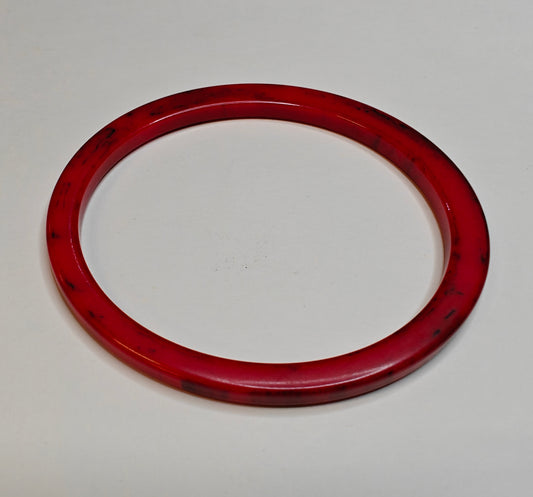 Red and Black Marbled Bakelite Bangle Bracelet with Sculpted Edge - Vintage