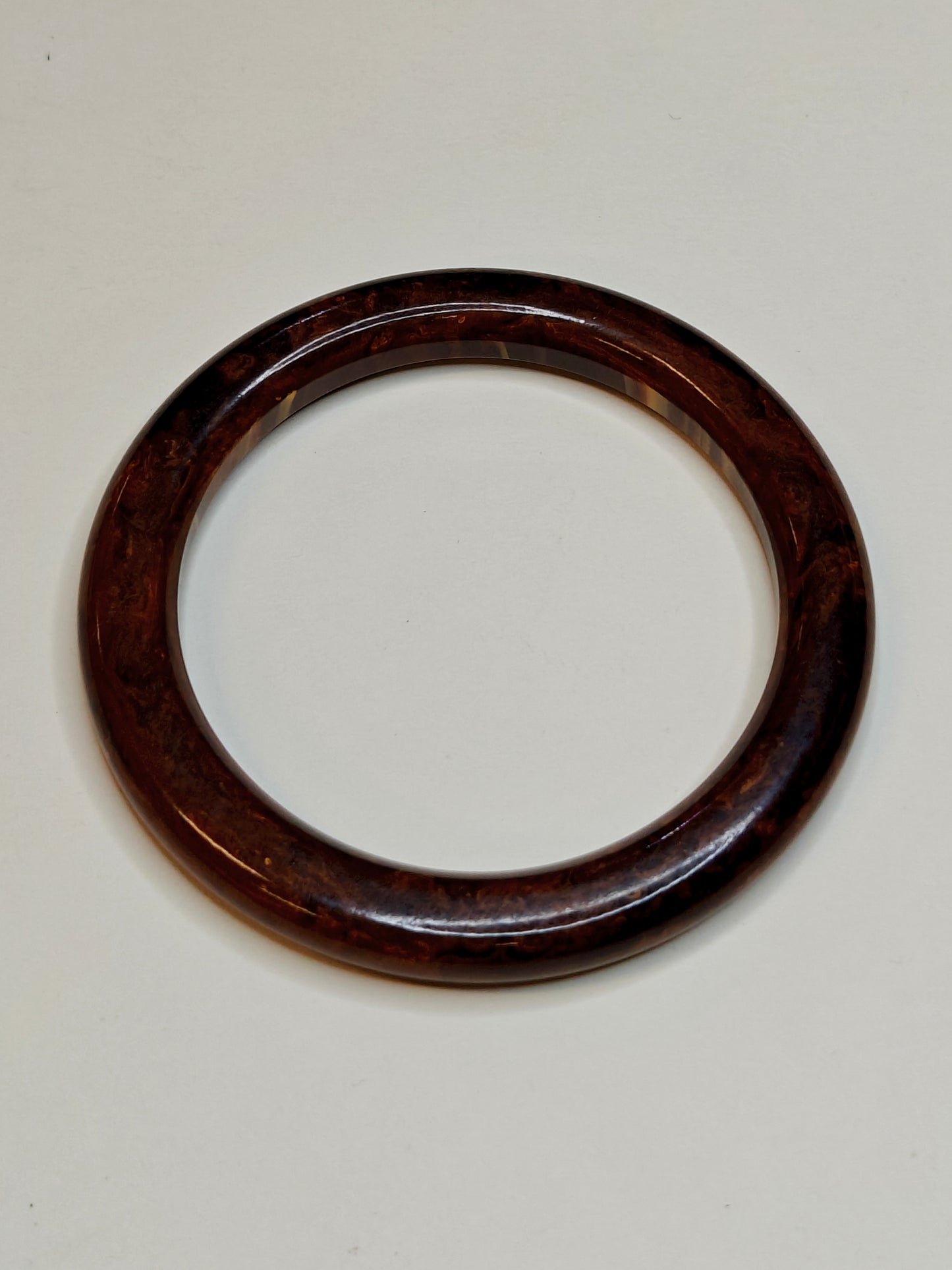 Marbled Bakelite Honey and Cream Bangle Bracelet (Z)