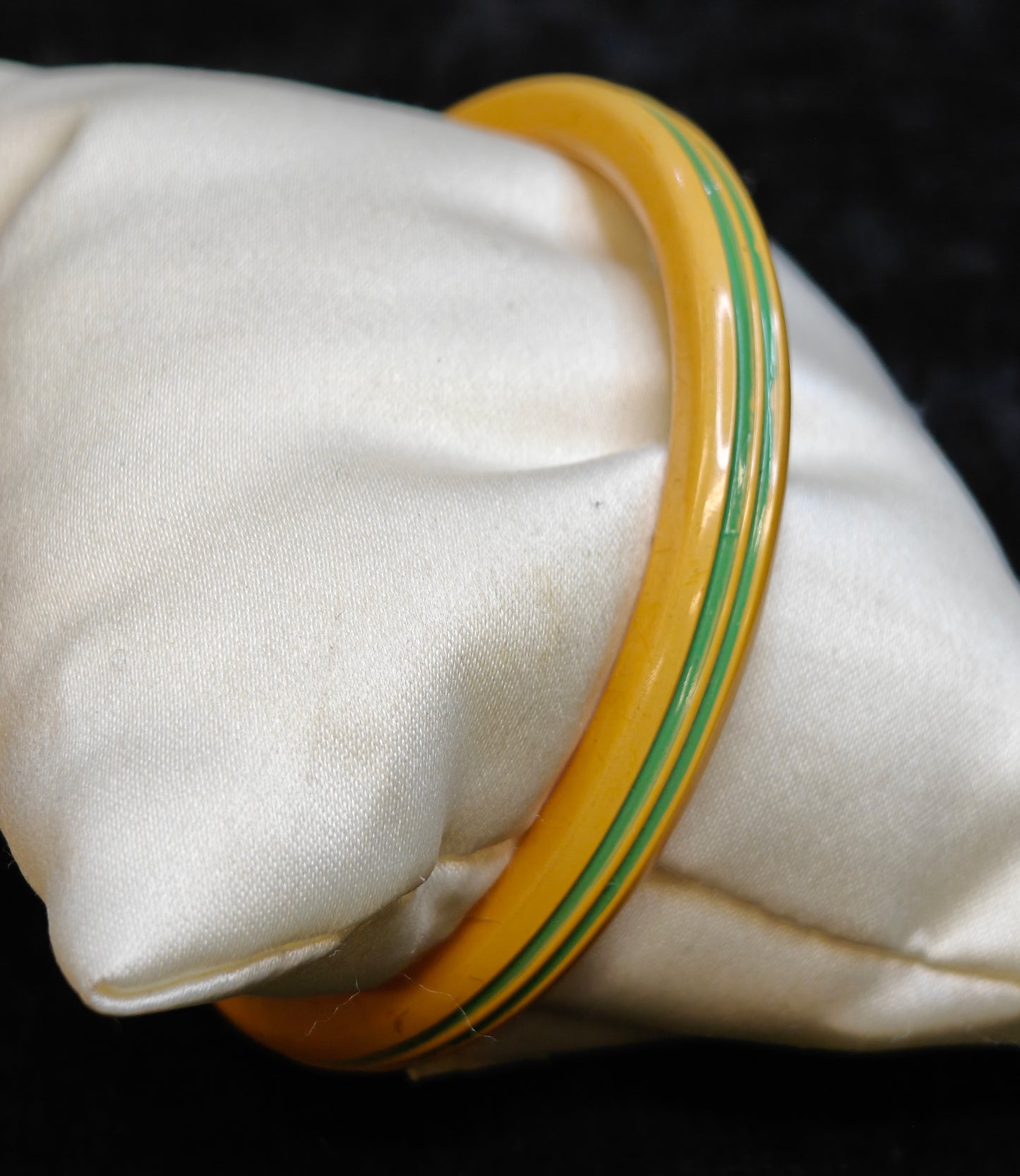 Bakelite Yellow Bangle with Narrow Green Ribs - Vintage Bakelite