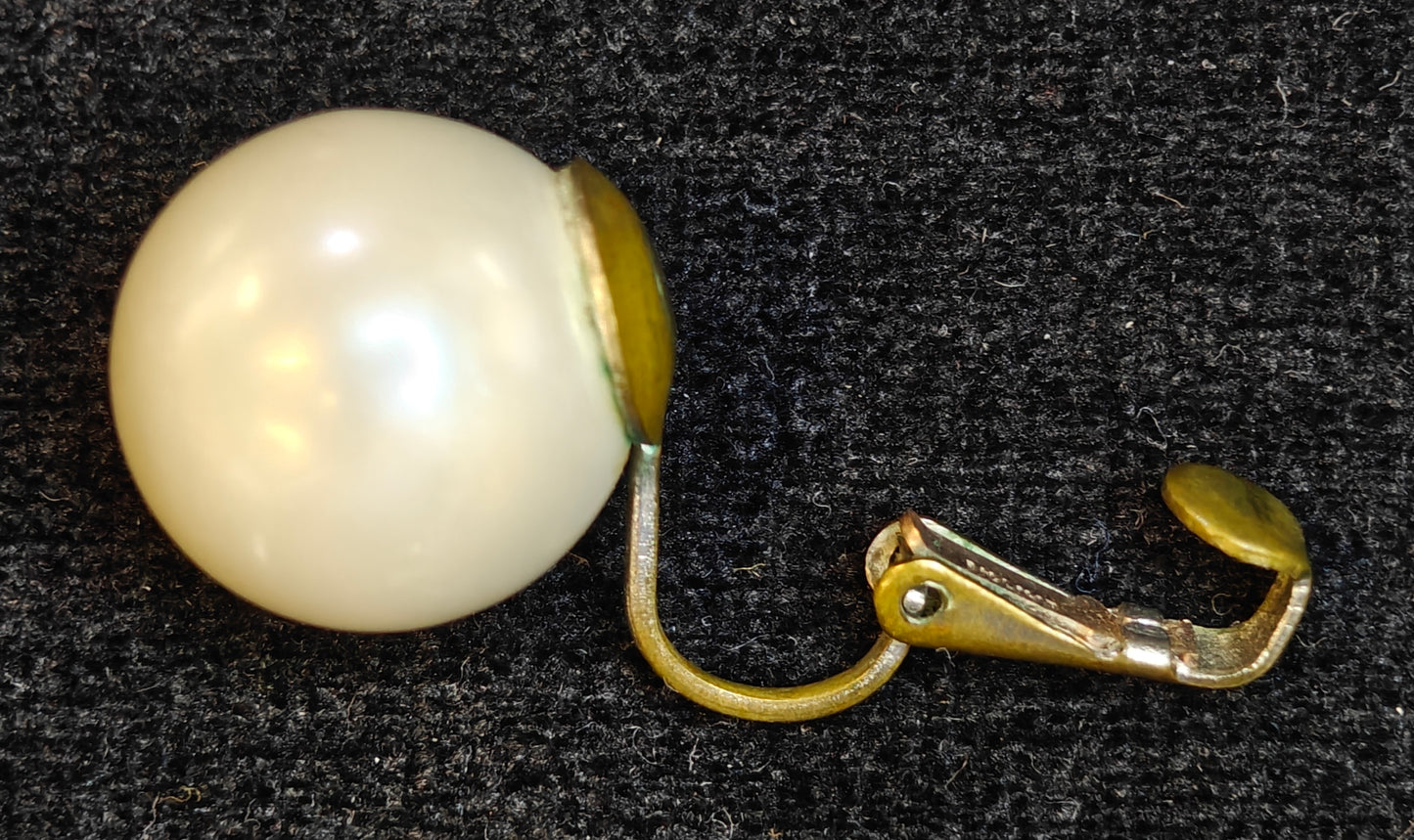 Large Cultured Pearl Clip-On Earrings - Vintage Pearl Jewelry
