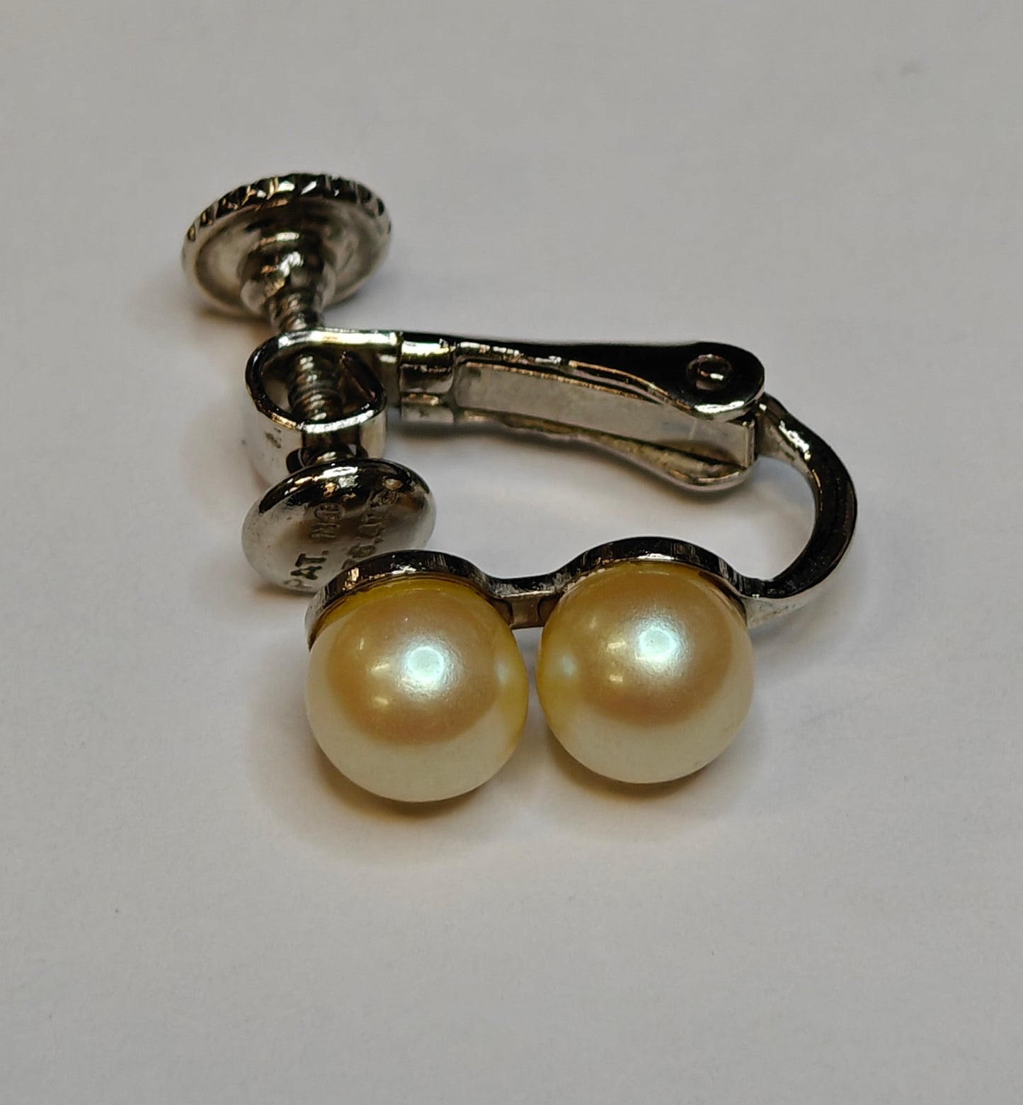 Twin Cream Colored Screw-on Pearl Earrings
