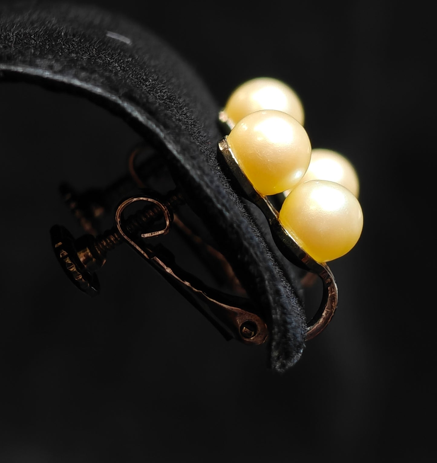 Twin Cream Colored Screw-on Pearl Earrings