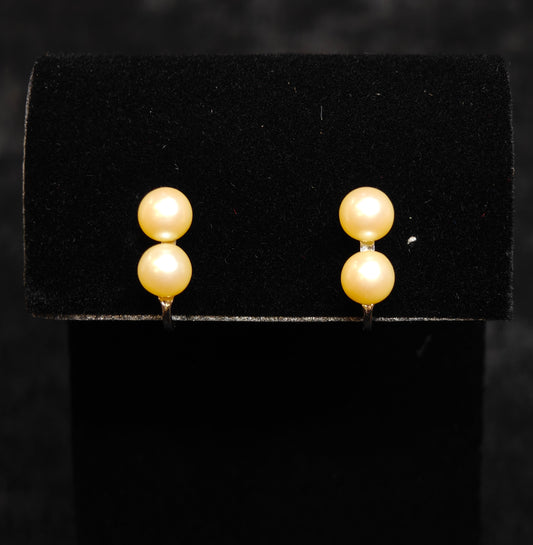 Twin Cream Colored Screw-on Pearl Earrings