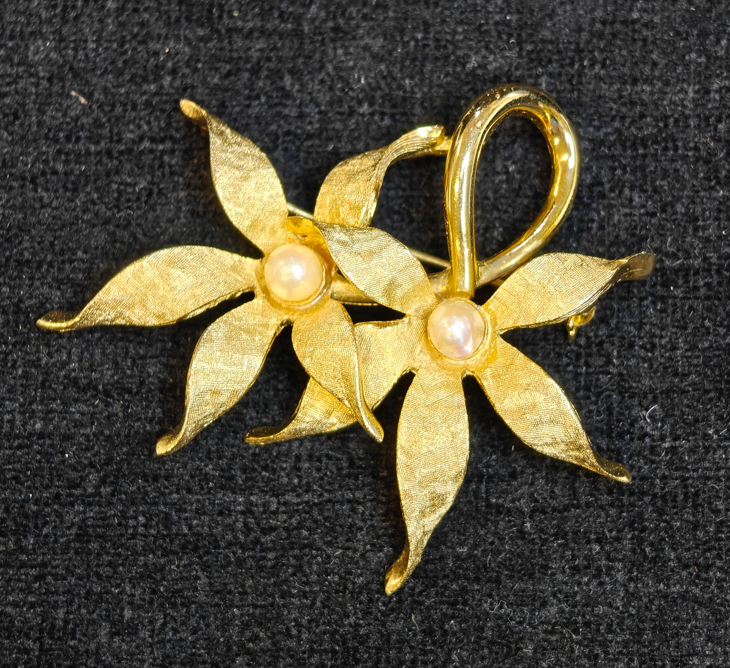 Gold Brooch of Twin Sunflowers with Seed Pearl Centers, Maker's Mark HTI