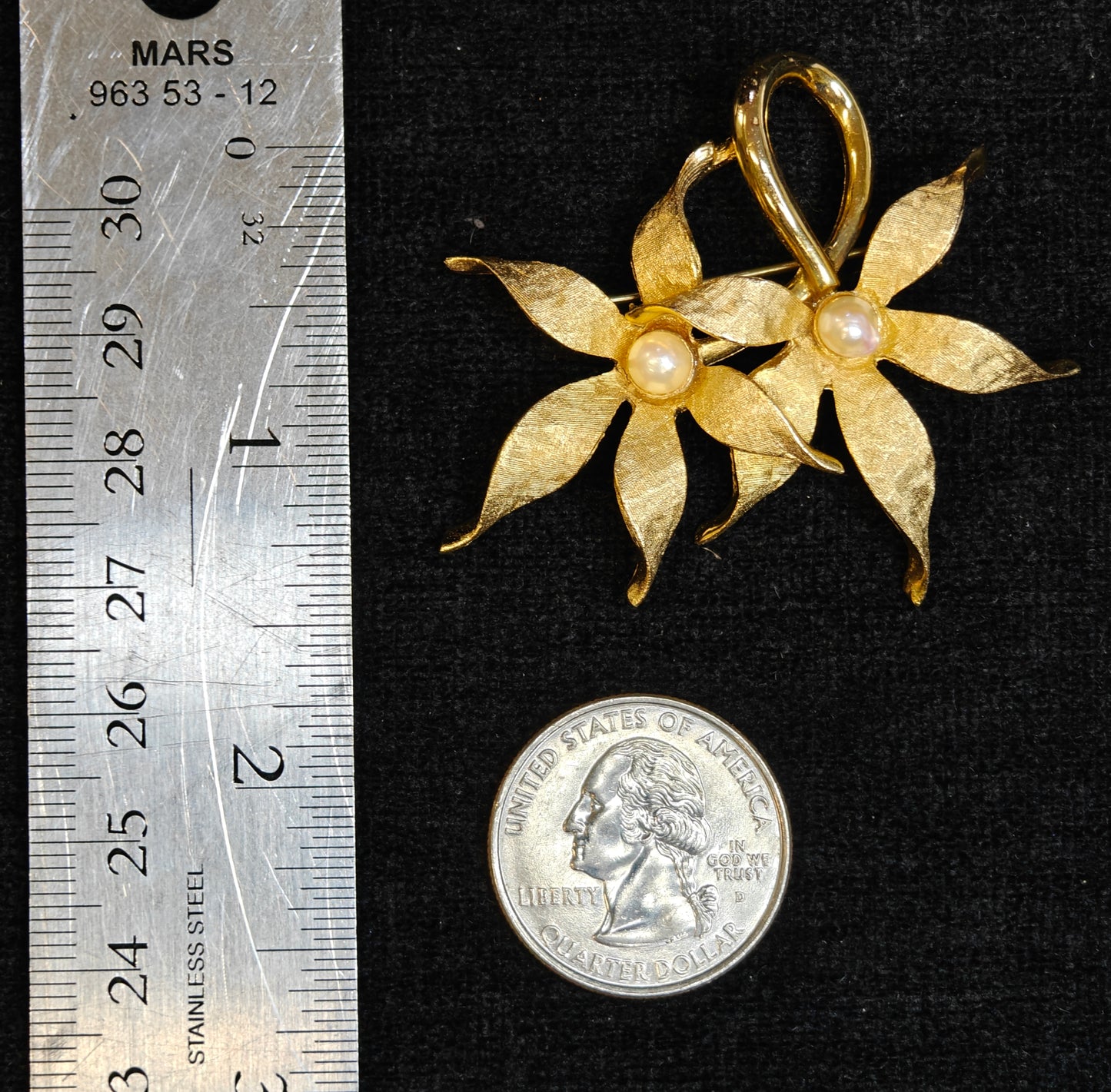 Gold Brooch of Twin Sunflowers with Seed Pearl Centers, Maker's Mark HTI