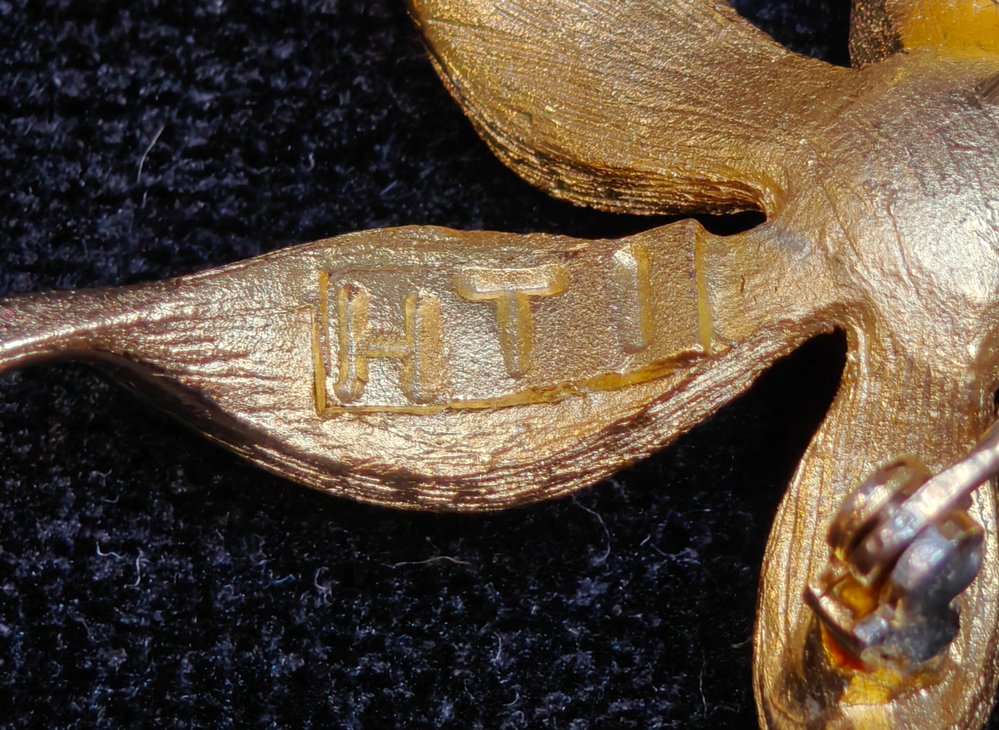 Gold Brooch of Twin Sunflowers with Seed Pearl Centers, Maker's Mark HTI