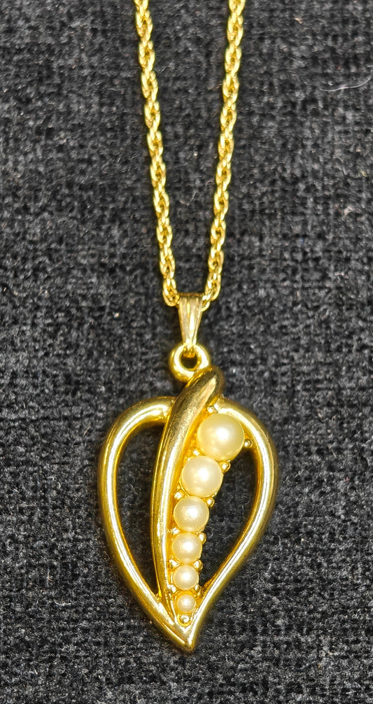Trifari Heart with Leaf and Pearl Necklace - 1950 - 60s Trifari Necklace - Trifari Pearls in a Heart - Marked Trifai on Chain