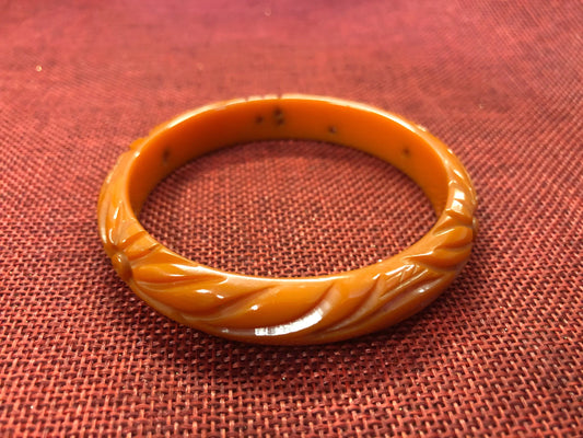 Bakelite Carved Rust Orange Bangle Bracelet - Vintage
