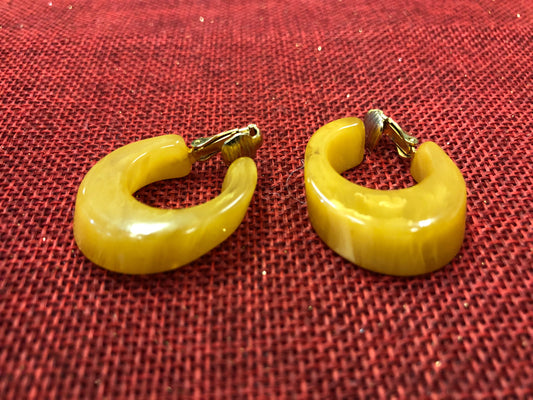 Marble Yellow Bakelite Earrings - Vintage