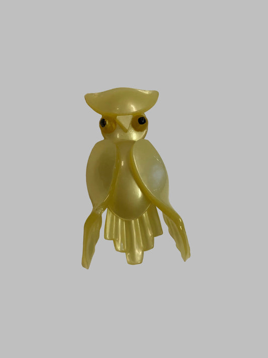 Lucite Owl Brooch/Pin - Vintage