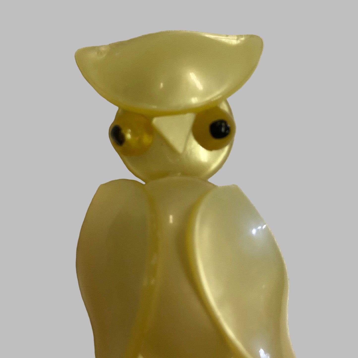 Lucite Owl Brooch/Pin - Vintage