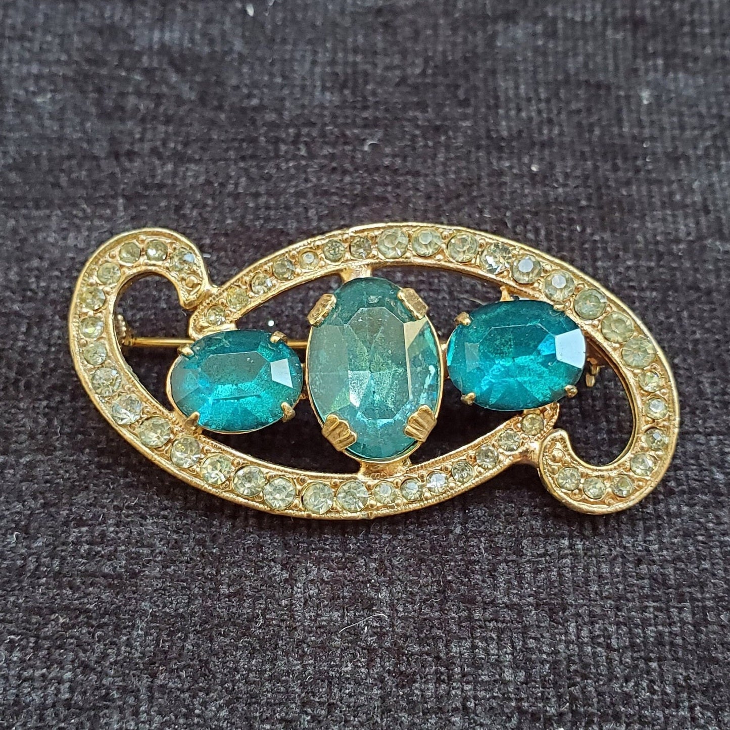 Aqua Crystals Looped in Crystal Sparkle on Gold Brooch/Pin - Vintage Pin