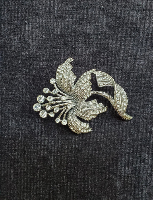 Spectacular Lilly Flower Brooch in Crystal and Silver - Vintage Art Deco Brooch Vintage 1930s Jewelry